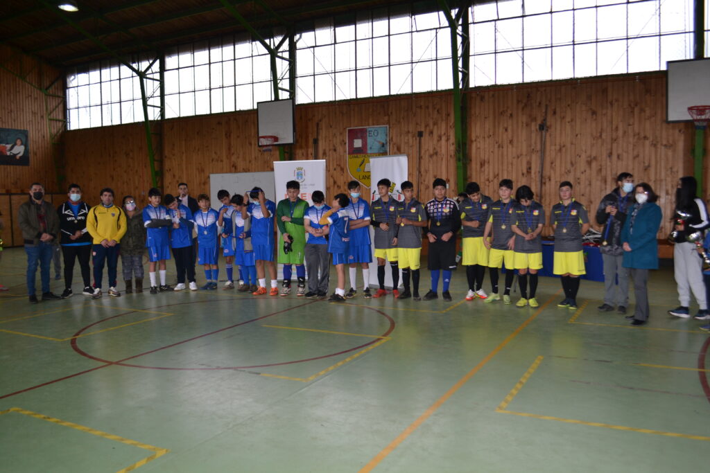 Liceo Bicentenario Camilo Henríquez, destaca la excelente participación y resultado de sus estudiantes en fútsal