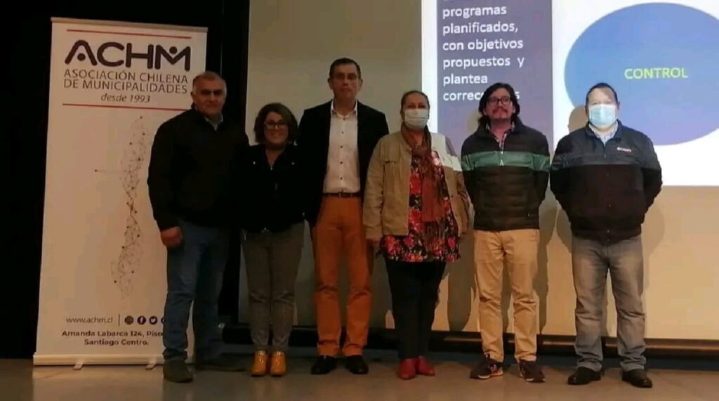 Concejales de la comuna de Lanco participan de capacitación financiera que ofrece ACHM en Santiago