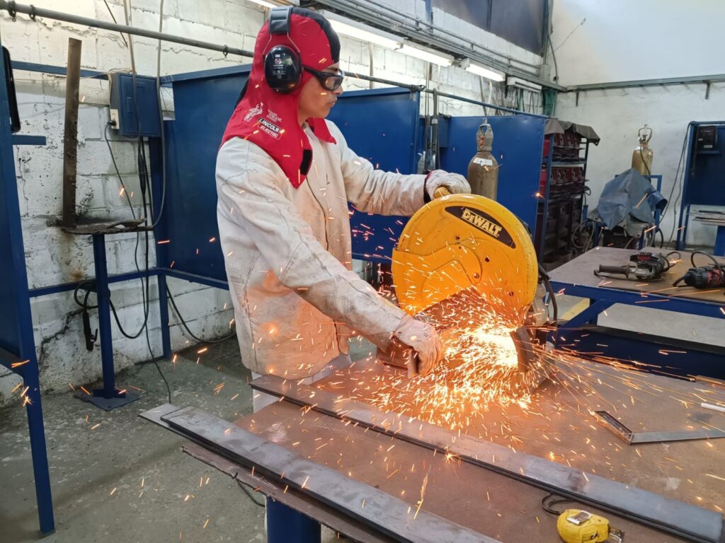 Cristopher Quilacán ya se encuentra en Colombia en la fase de preparación para el Campeonato Mundial de Habilidades Técnicas