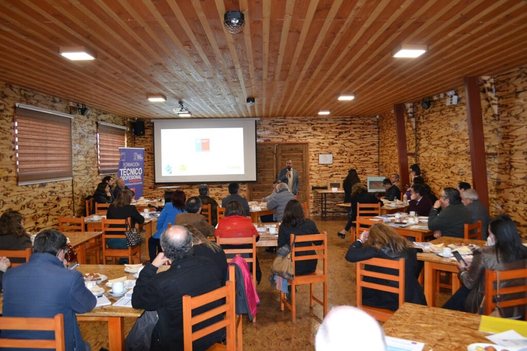 Jornada de fortalecimiento de la Educación Técnico Profesional reunió a directores de Los Ríos