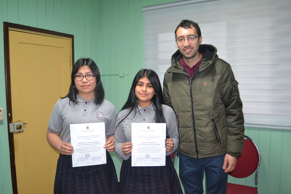 Dos estudiantes del Liceo Padre Alcuino con acceso directo a la Universidad, gracias al Propedéutico
