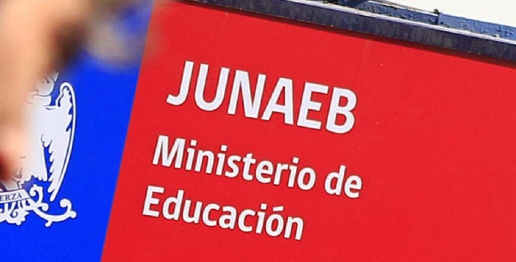 JUNAEB celebra 58 años apoyando a las y los estudiantes