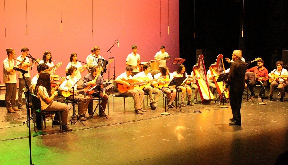 Orquesta Latino Americana del liceo Bicentenario se presenta en La Serena
