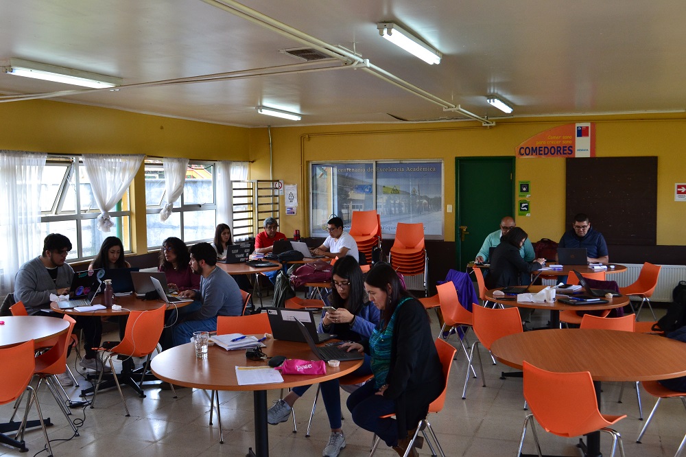 Docentes del liceo Bicentenario de Lanco se capacitan en retroalimentación efectiva de la evaluación