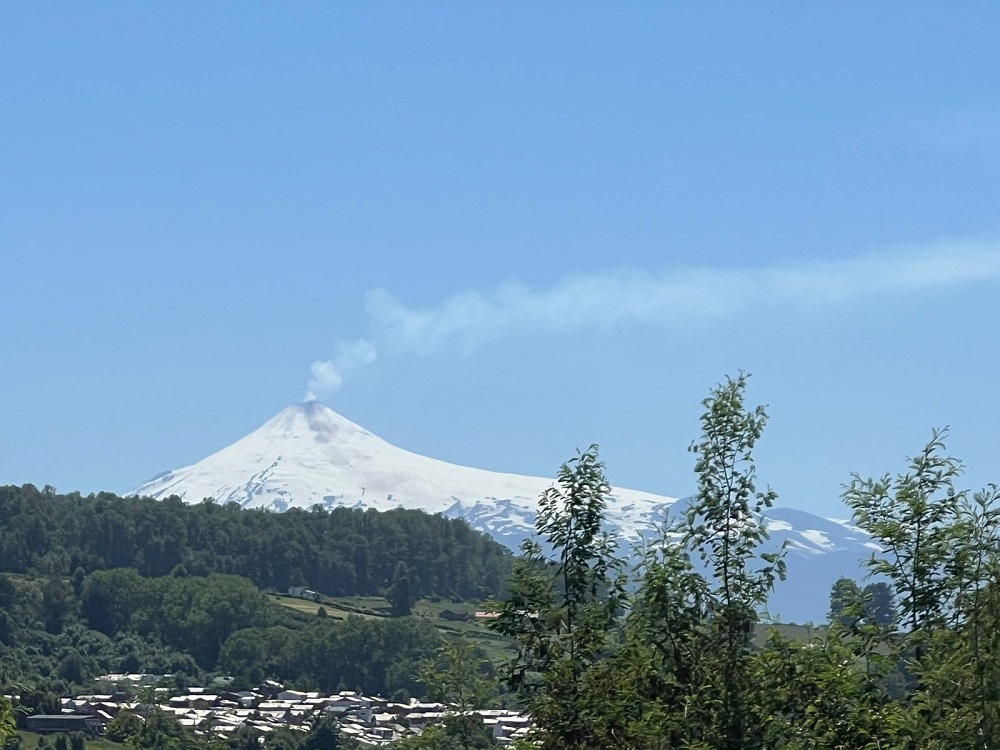 Monitoreo Alerta Amarilla para las comunas del sur de La Araucanía y para la comuna de Panguipulli en Los Ríos, por actividad del volcán Villarrica