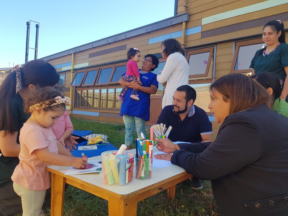 Autoridades regionales visitan jardín infantil de verano de Lanco