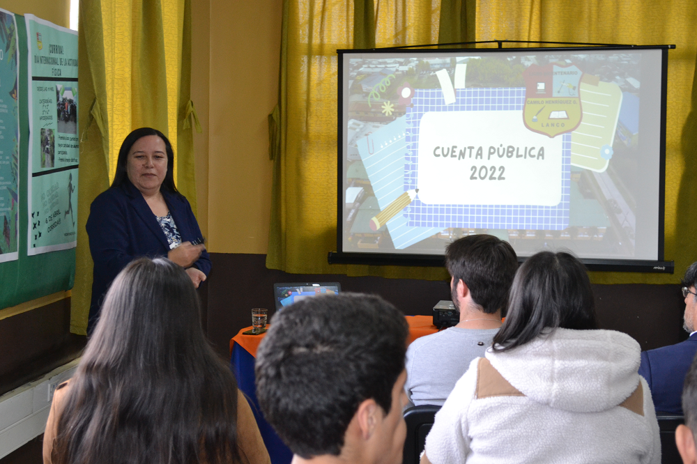 Directora del liceo Bicentenario Camilo Henríquez rindió Cuenta Pública 2022