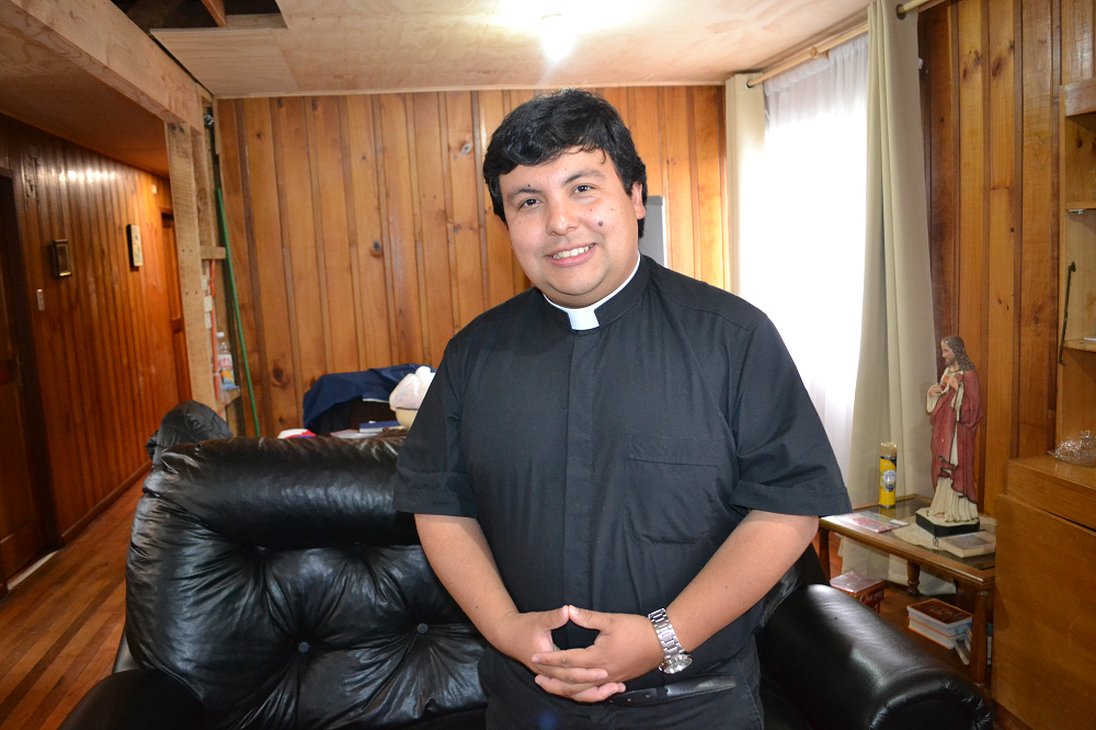 Padre Erwin Sanhueza entrega horarios de Misas de la Parroquia de Lanco y sectores rurales