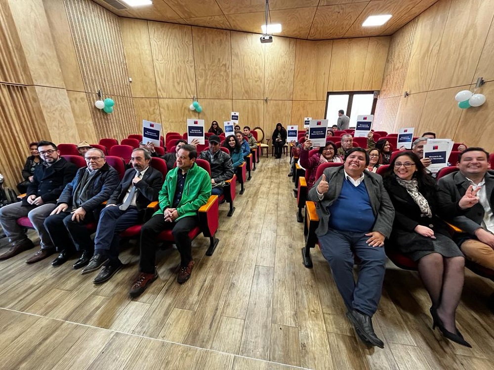 Familias de Mariquina reciben sus Títulos de Dominio