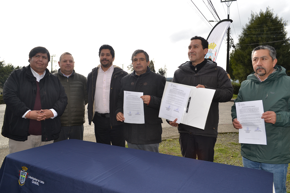 Municipalidad de Lanco oficializó la entrega de terreno para semaforización