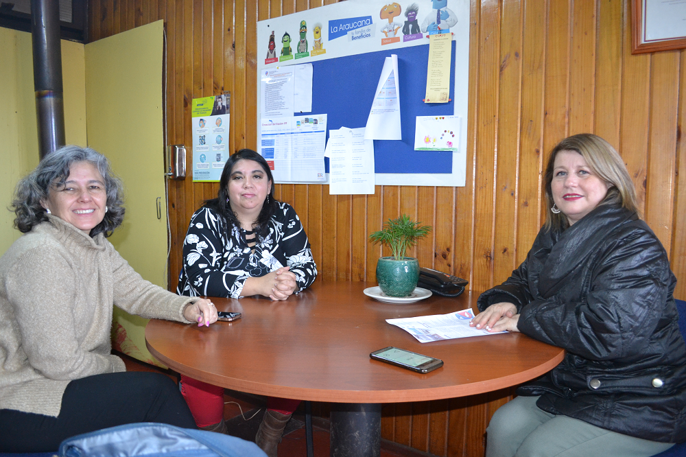 Equipo directivo de la escuela Felipe Barthou, destaca el rol de los Asistentes de la Educación en su Día