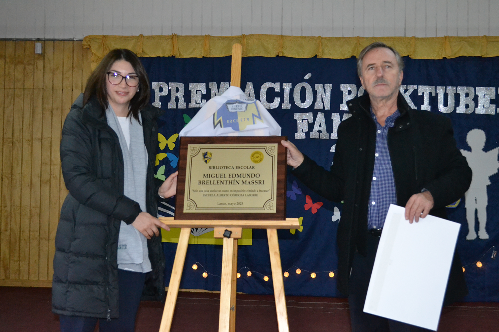 Desde ahora, Biblioteca de la escuela Alberto Córdova lleva el nombre del ex director Miguel Brellenthin Massri