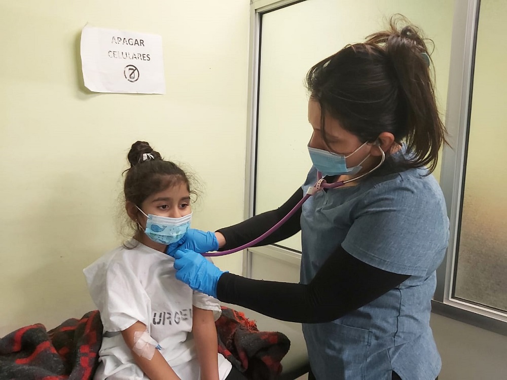 Seremi de Salud de Los Ríos llama a no descuidar prevención y cuidados de niños y niñas ante aumento de circulación viral