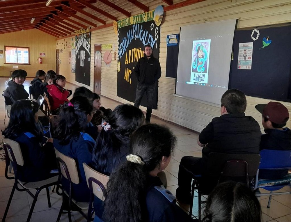 Convenio Daem Espacio-Arte está presentando cine mapuche en colegios de la comuna