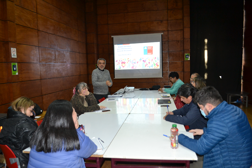 Equipos directivos de la educación municipal de Lanco se capacitan en gestión y análisis de datos