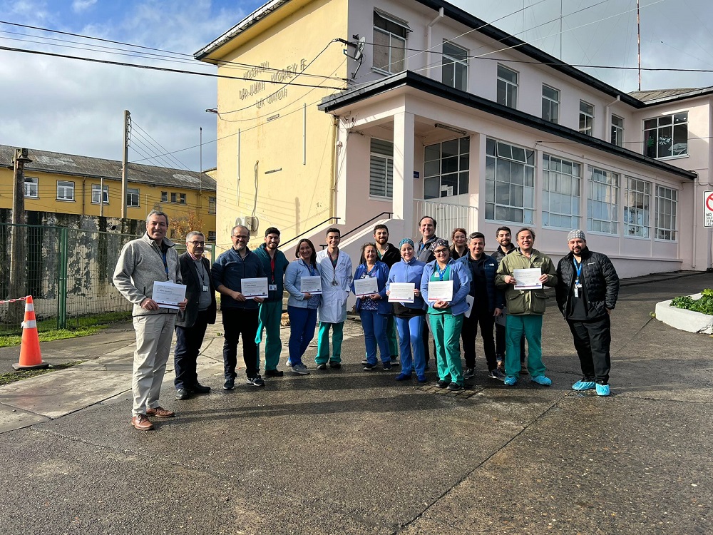 Hospital La Unión destaca como pionero en cirugía láser de próstata: capacitó a profesionales de todo el sur del país