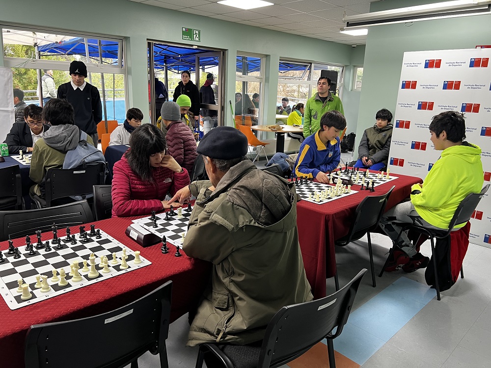 La región de Los Ríos definió a sus campeones de ajedrez escolar