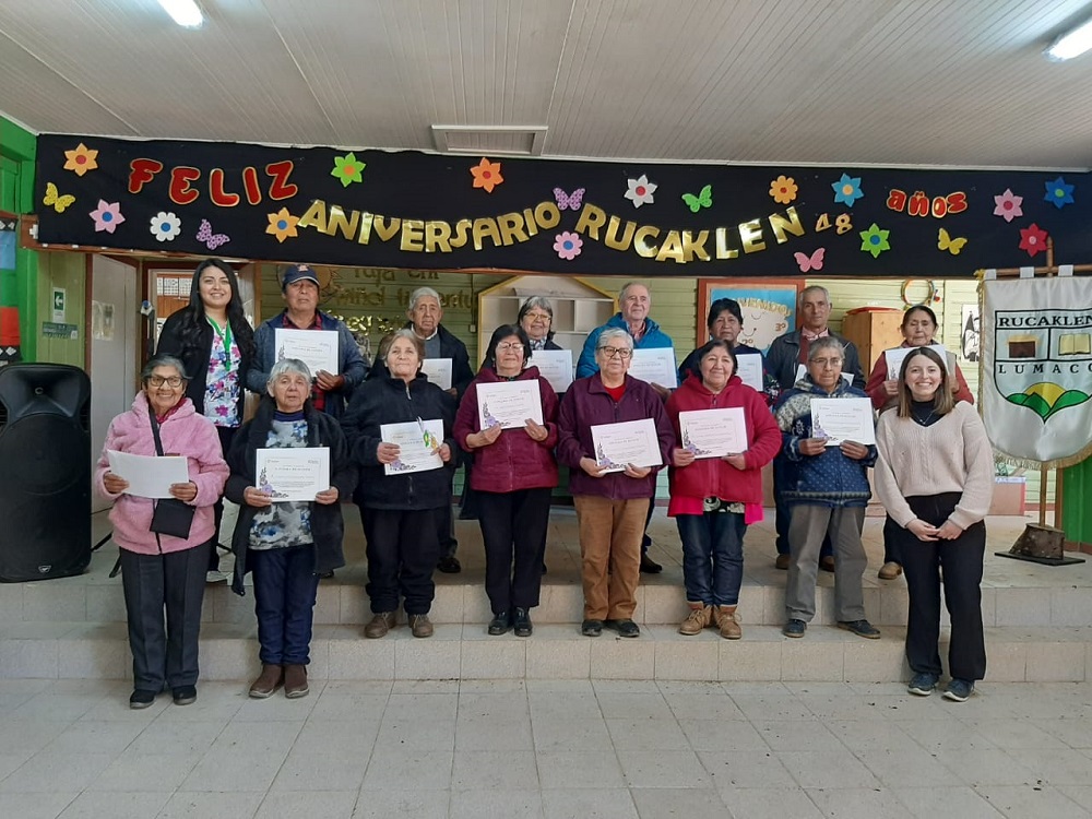 Escuela Rucaklen y el Programa «Más Ama» realizaron actividad con adultos mayores de Lumaco