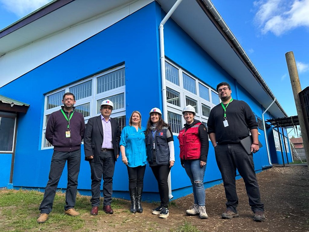 Autoridades realizador visita técnica a la obra de mejoramiento de la escuela Felipe Barthou