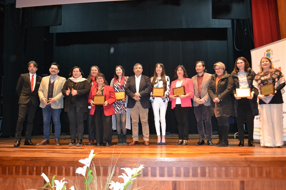 En el Día del Profesor, Daem de Lanco reconoció a docentes que se acogieron a retiro y por 30 años de servicio