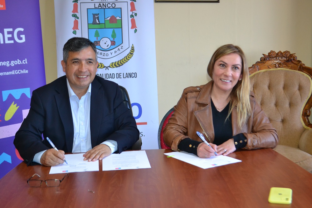 SernamEG Los Ríos y Municipalidad de Lanco firman convenio de apoyo y colaboración