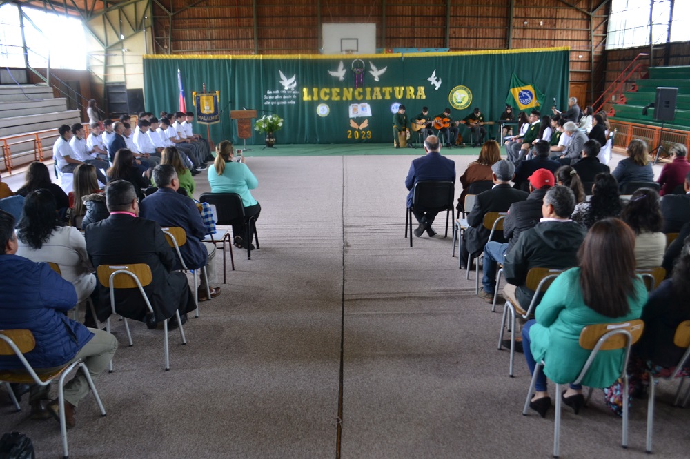 Emotiva ceremonia de licenciatura realizó el Liceo República del Brasil de Malalhue