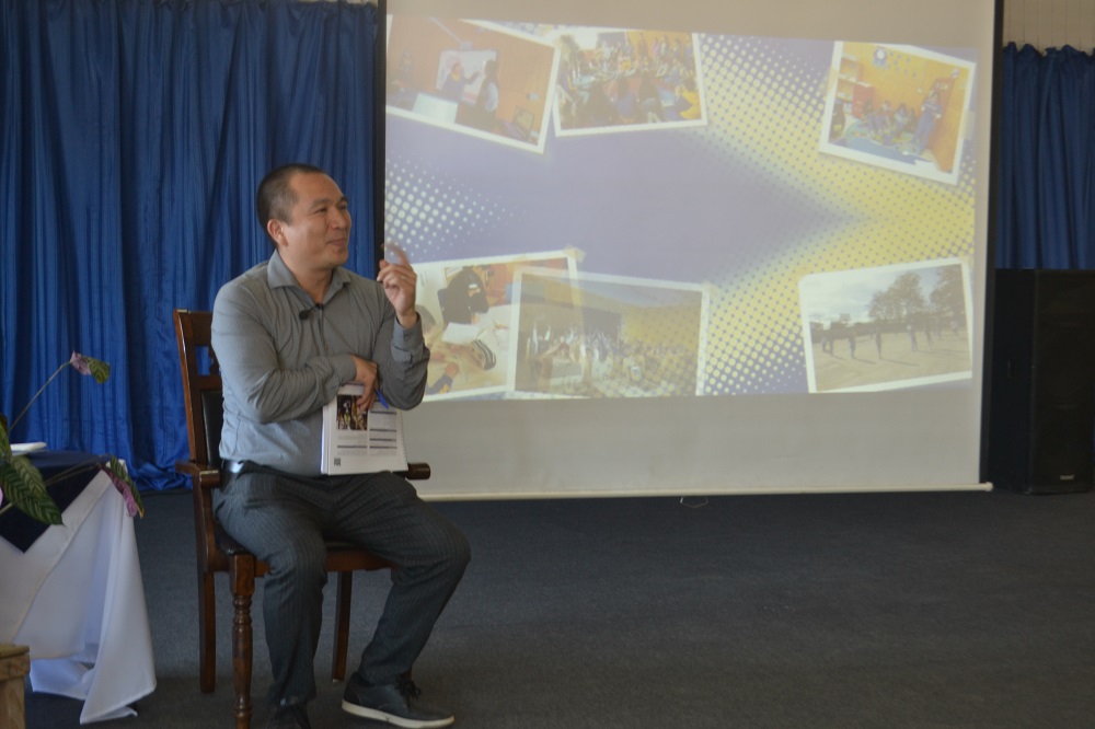 Educación pública de Lanco vivió único momento junto al Dr. Santiago Rincón-Gallardo