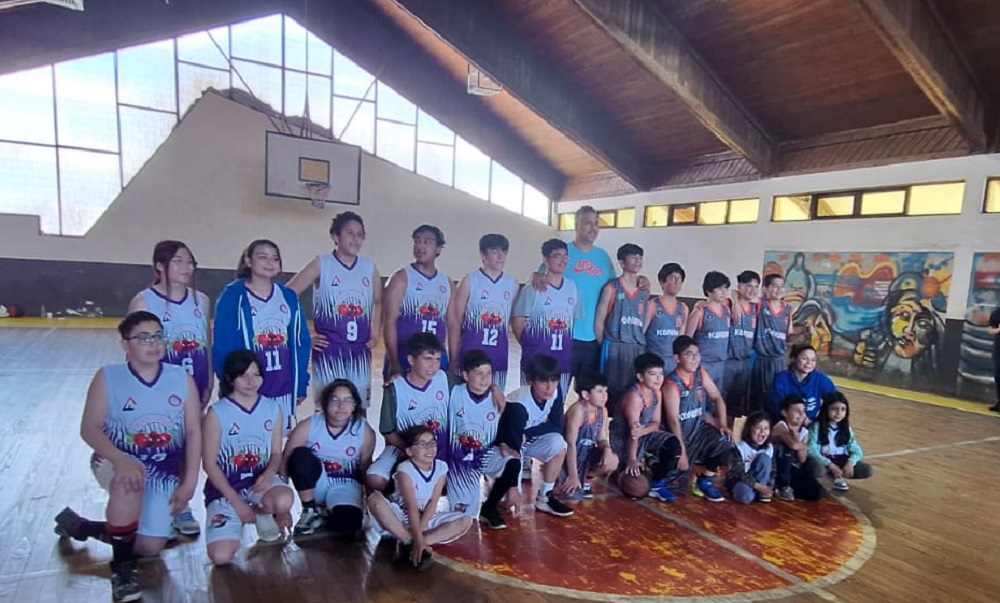 Enriquecedora experiencia entre la Escuela de Básquetbol de Malalhue y el Club Deportivo Pankull de Valdivia