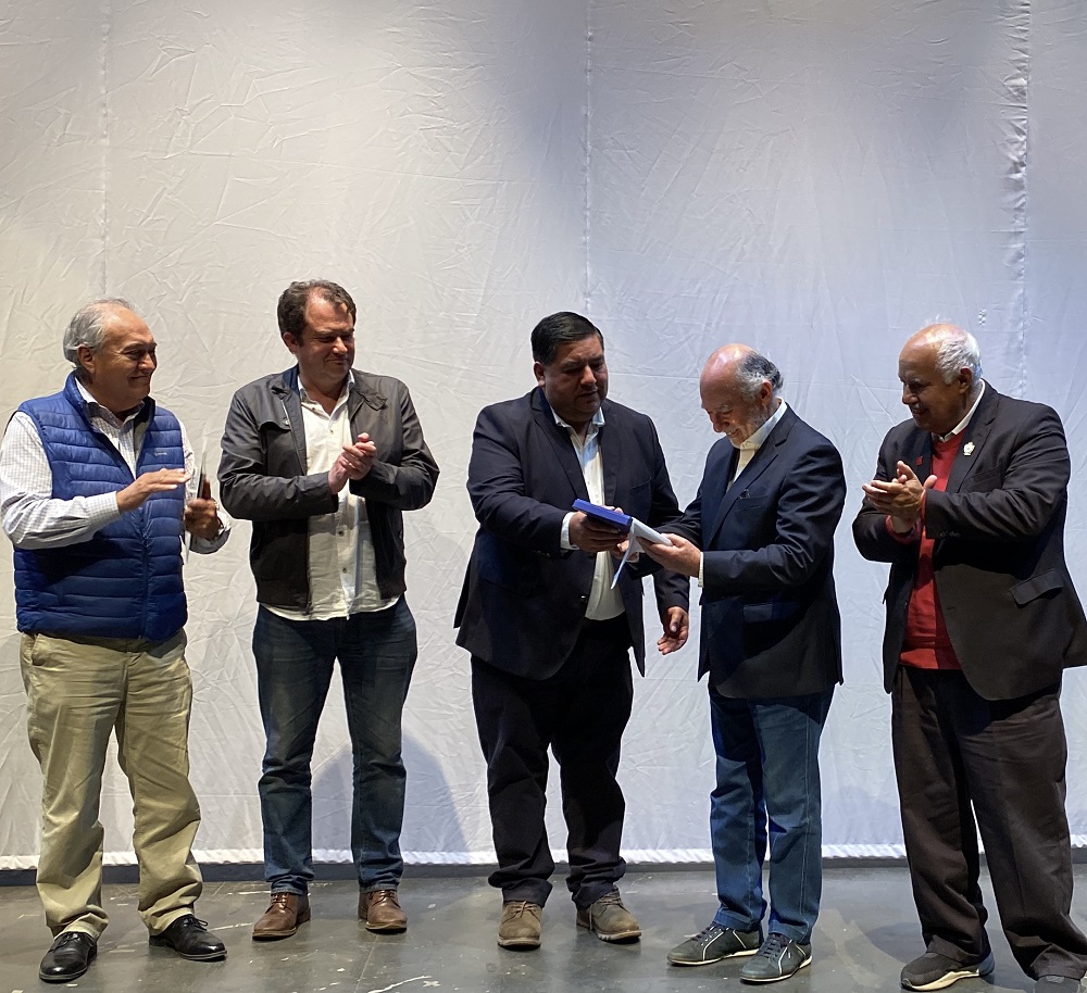 Senador Flores recibió reconocimiento por parte de la Asociación Nacional de Consejeros Regionales