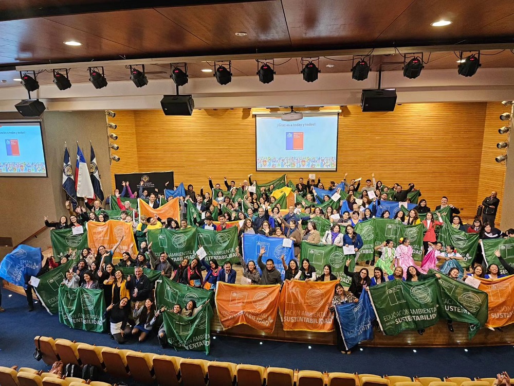 Tres colegios municipales de la comuna de Lanco recibieron la Certificación Ambiental (SNCAE).