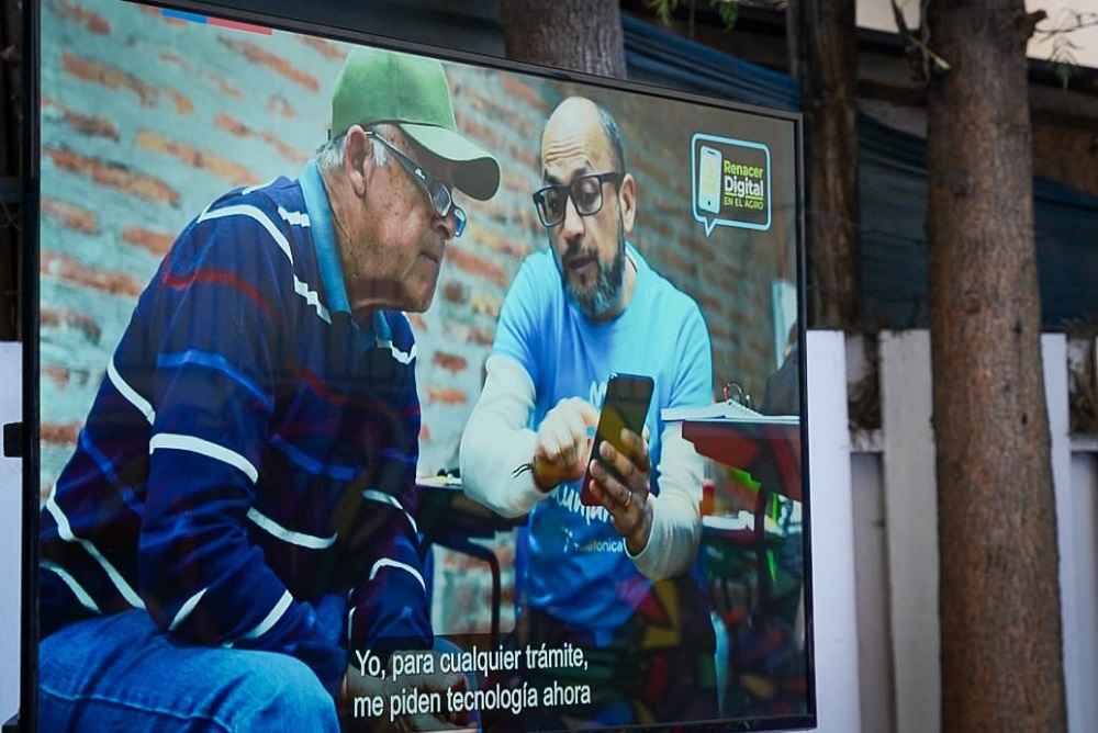 Ministerio de Agricultura y Fundación Telefónica Movistar lanzan programa de alfabetización digital en el agro para 300 agricultores