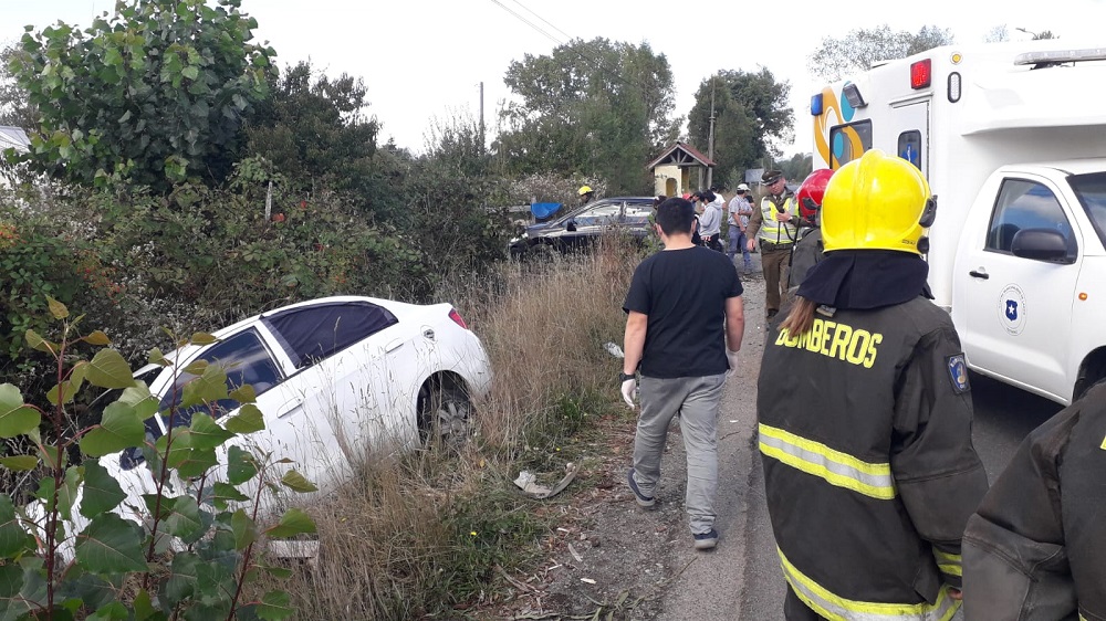 Con lesión leve resultó conductora de automovil que perdió el control en sector Quilche