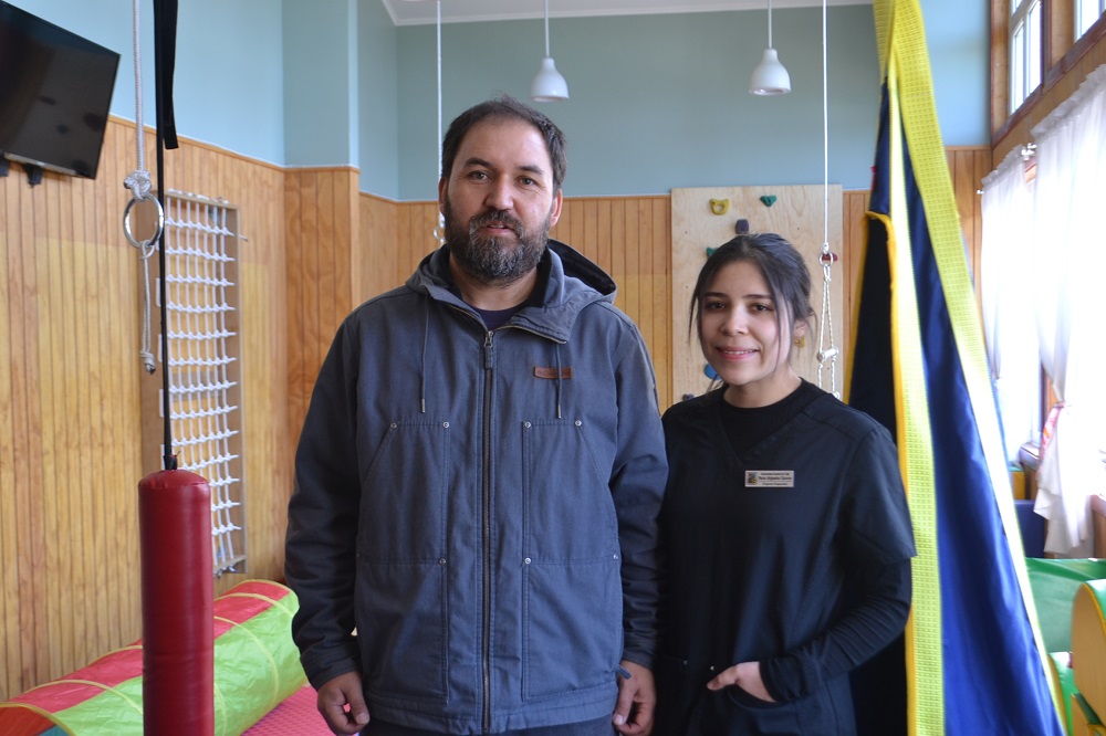 María Alejandra Cáceres es la profesional a cargo de la Sala de Motricidad del COLODEP en Lanco