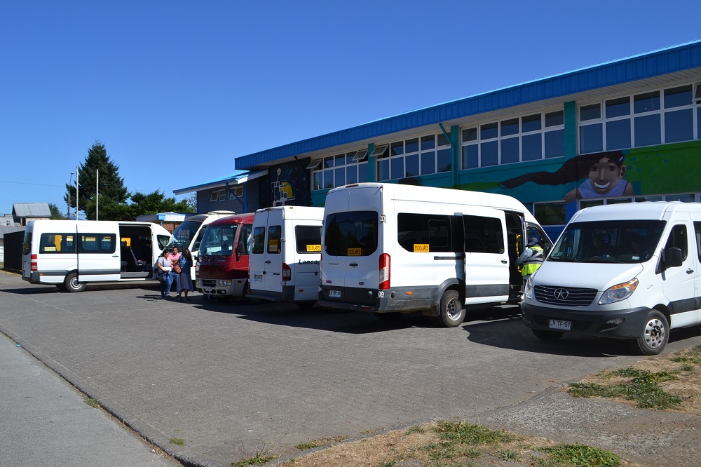 Daem realizó inspección de vehículos del transporte escolar de Lanco