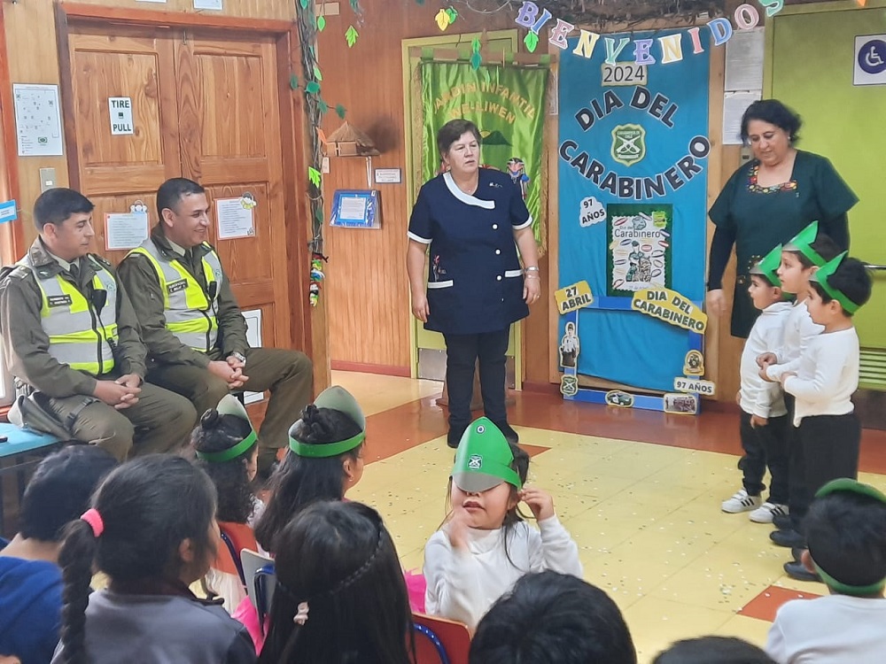 Jardín Infantil We-Liwen de Antilhue homenajeó a Carabineros de Malalhue