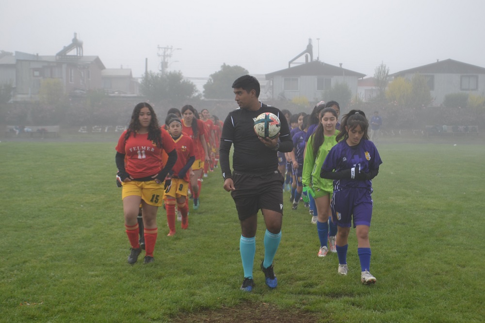 Con fútbol se iniciaron los Juegos Deportivos Escolares 2024 en la comuna de Lanco