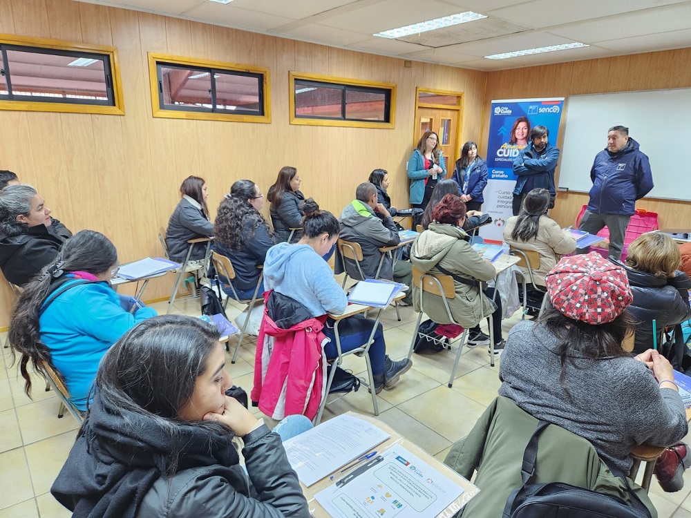 Programa piloto de capacitación SENCE para cuidadores de personas mayores inicia curso en Los Ríos