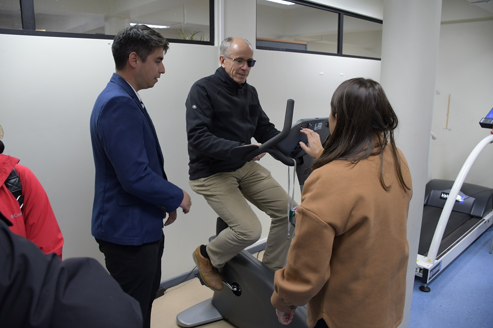 Nuevo laboratorio de kinesiología en Valdivia investigará qué ejercicio es el indicado para personas con enfermedades cardiovasculares