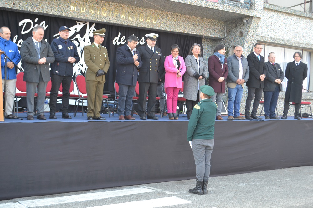 Colegios de la comuna de Lanco rindieron honores a los Héroes de Iquique y las Glorias Navales