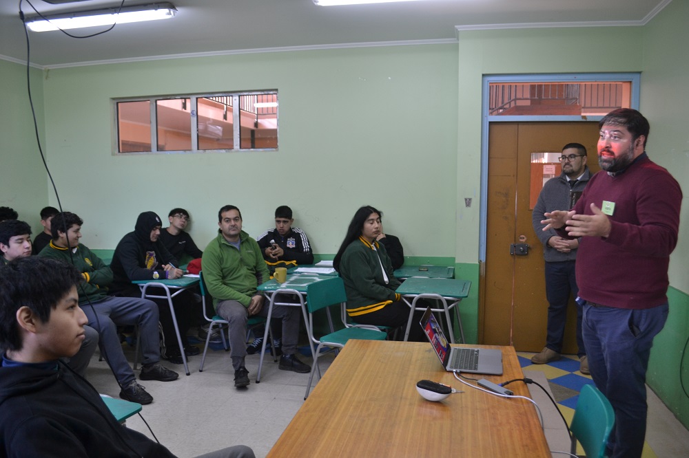 Inacap Valdivia orienta a estudiantes del liceo República del Brasil en jornada vocacional