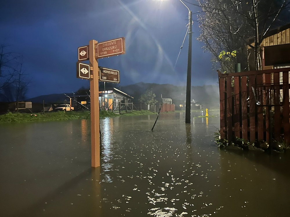 Loncoche sufre de anegamientos y cortes de caminos por temporal que afecta la zona