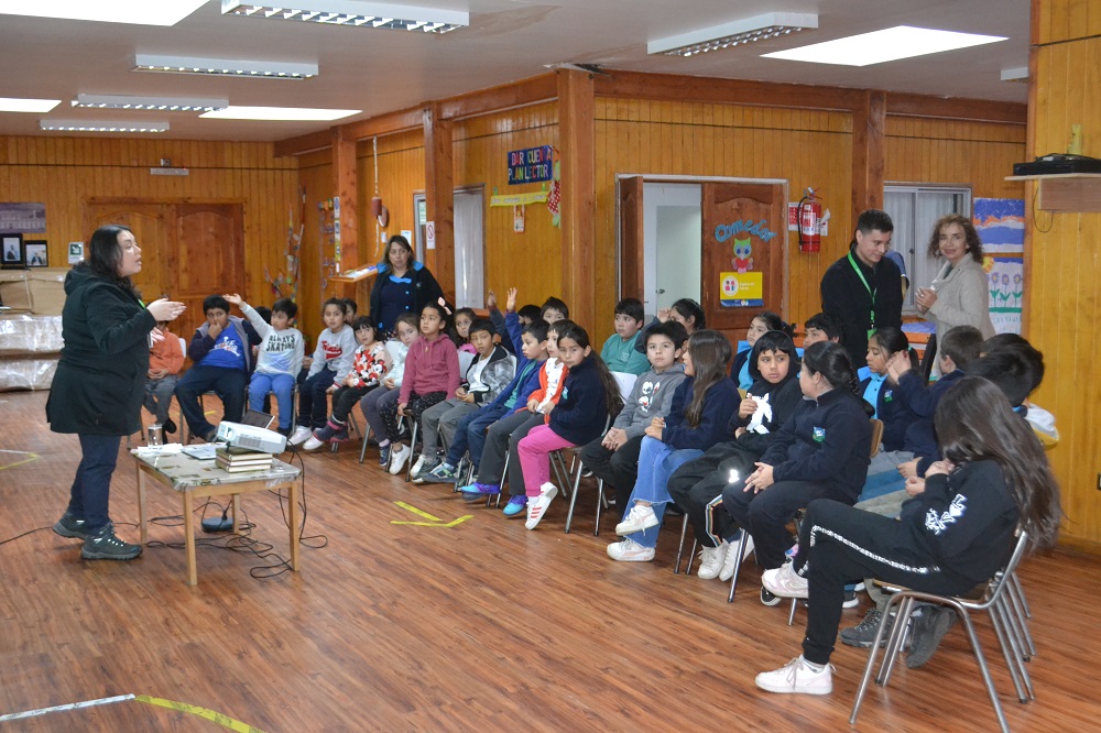 Día del Medio Ambiente: Asociación de Municipalidades de Los Ríos entregó charlas educativas en escuelas de la comuna