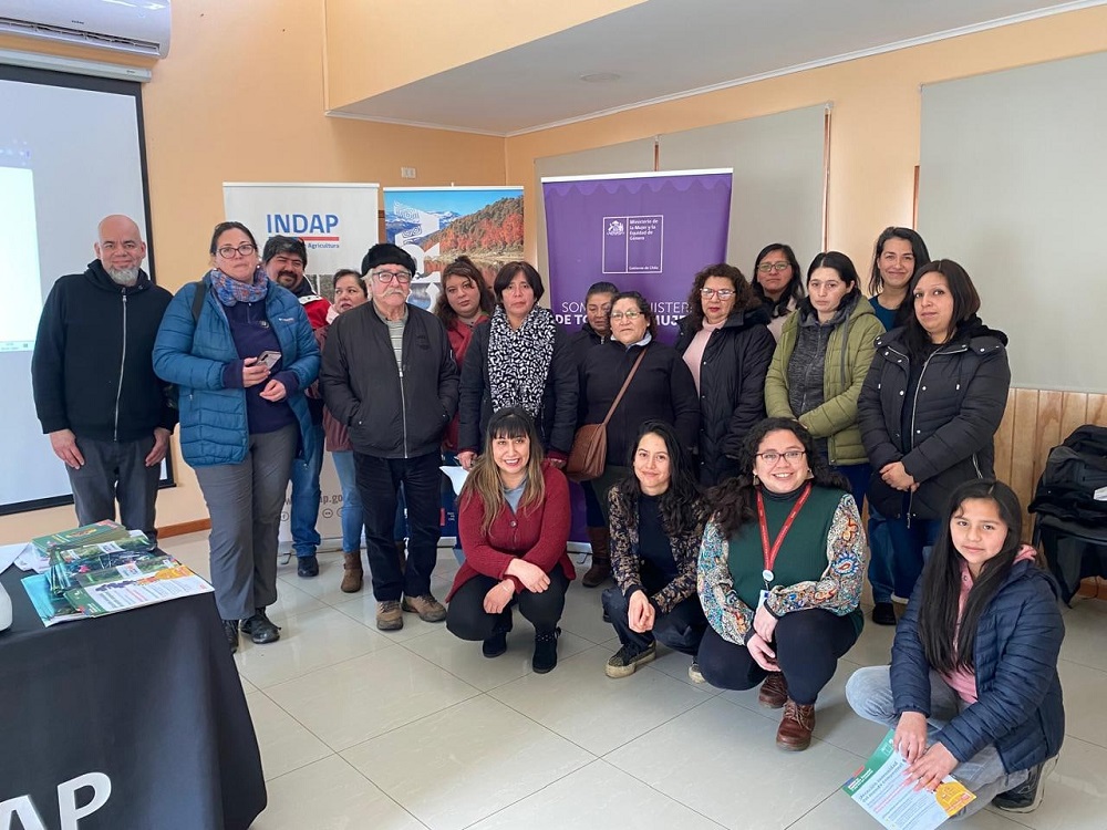 Mujeres rurales de Lanco y Mariquina recibieron información sobre 3er Concurso Público de la Estrategia Nacional de Cambio Climático y Recursos Vegetacionales