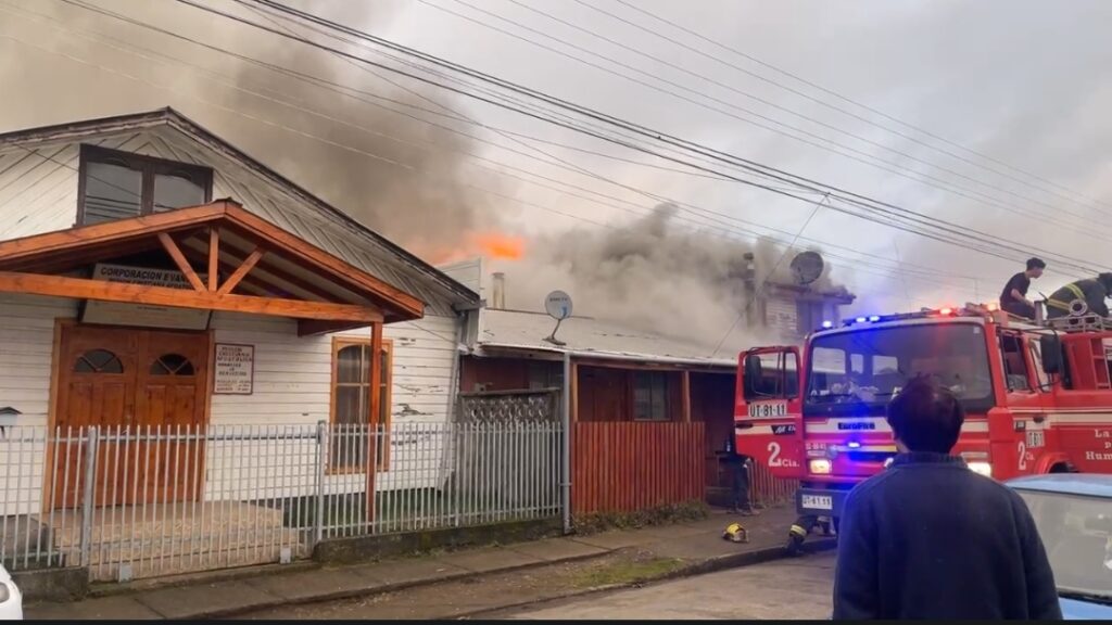 Incendios marcaron la jornada de martes feriado en la ciudad de Lanco