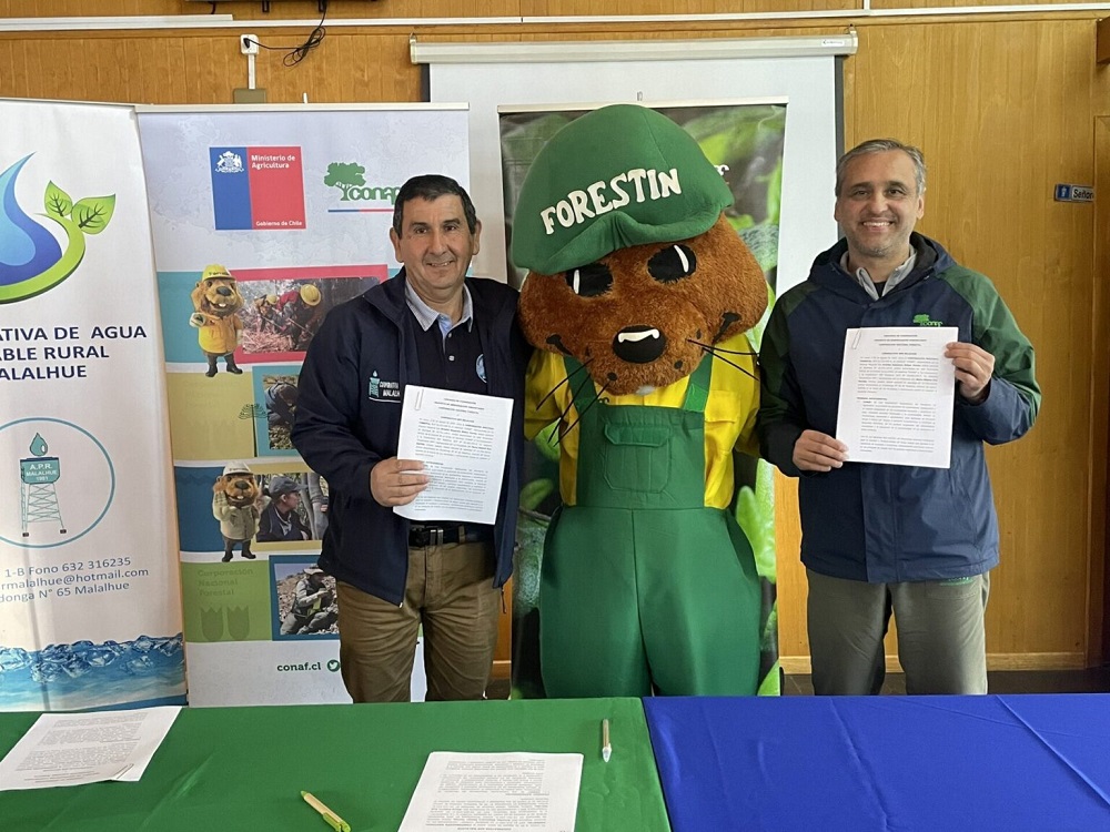 Cooperativa APR de Malalhue firma Convenio de Cooperación con CONAF, para fortalecer proyecto de arborización comunitario