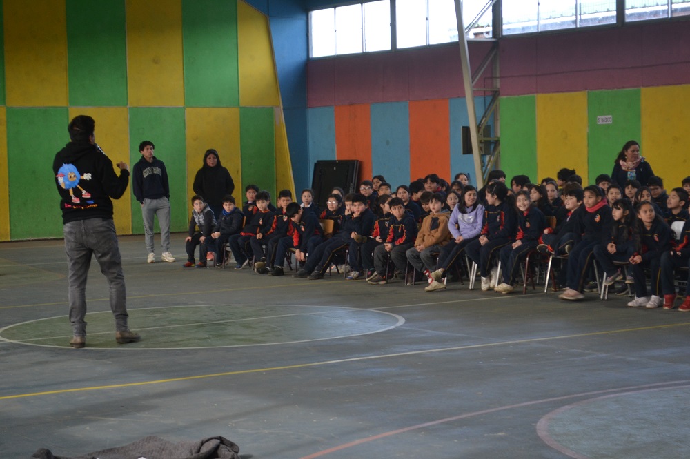 Con premiación a destacados lectores y presentación de una obra teatral, la Escuela Felipe Barthou celebró el Día del Niño