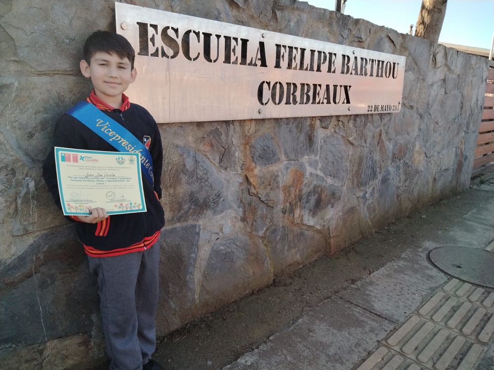 Joven líder de Lanco, Juan José Peralta, es reconocido por promover los Derechos de los niños en la comuna