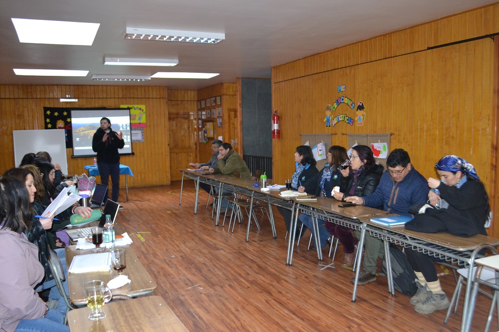 Microcentro rural de Lanco fortalece trabajo formativo con jornada de acompañamiento en red