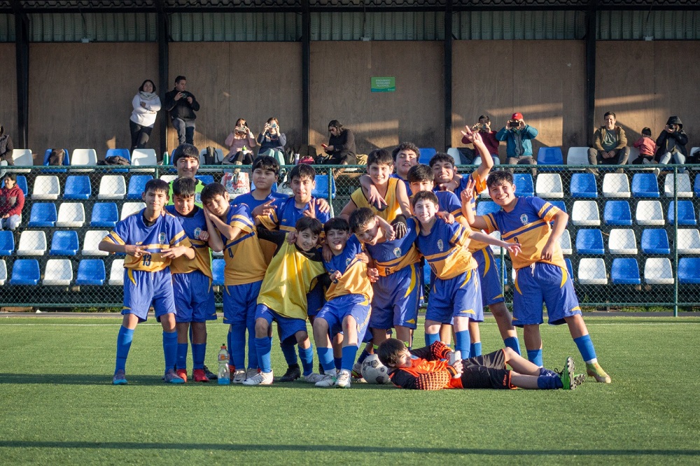 Selección 2da. Infantil de Lanco ganó, y los Sénior perdieron ante su similar de Río Bueno