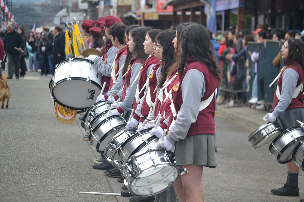 Establecimientos educacionales de Lanco brillaron en Desfile de Fiestas Patrias